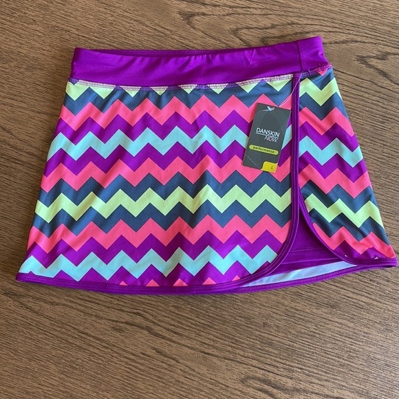 𝅺Girls mini skirt & tank top - Picture 3 of 14